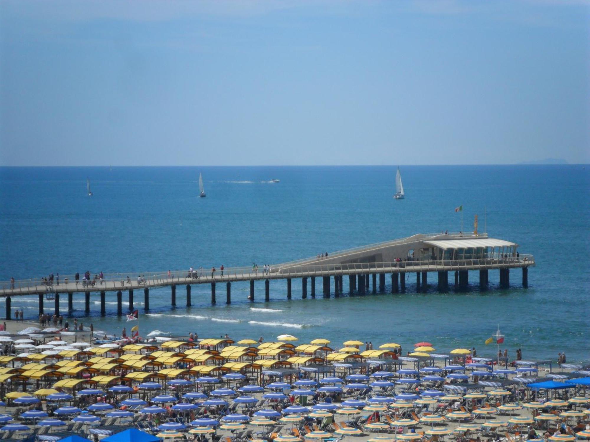 Dependance Dell'Hotel Sole E Mare Lido di Camaiore Esterno foto